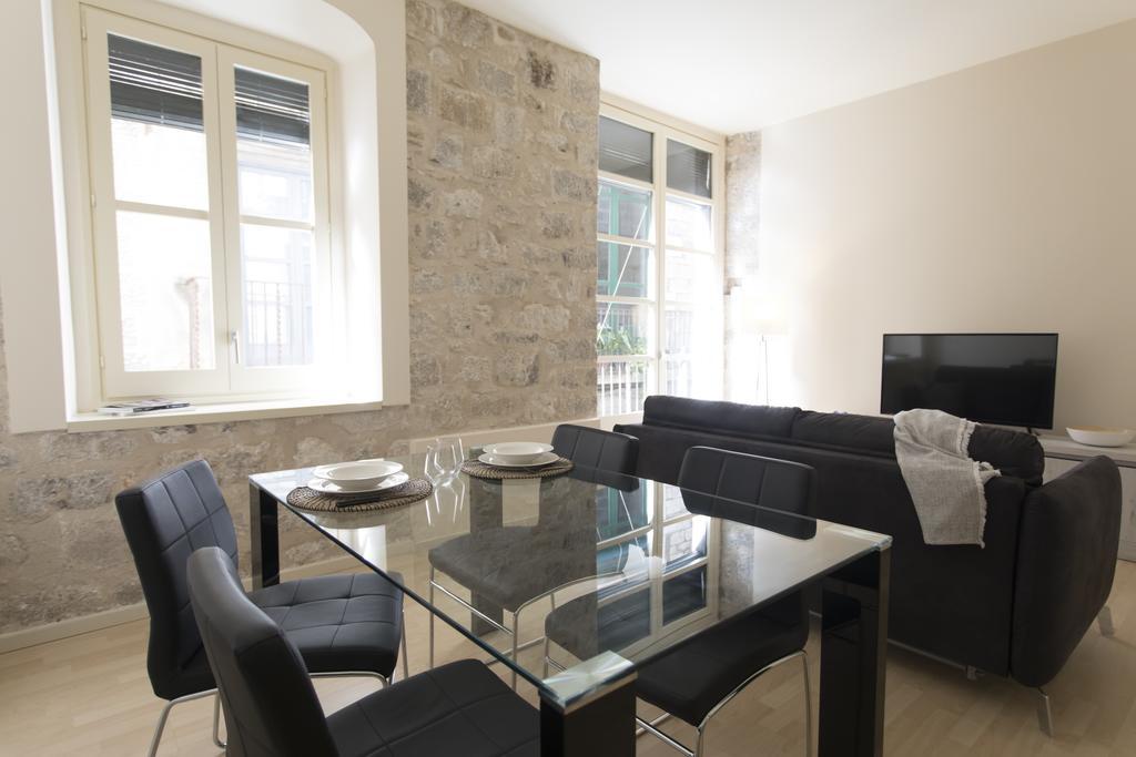 Bravissimo Cort Reial-1A Apartment Girona Bagian luar foto