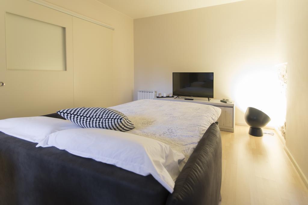 Bravissimo Cort Reial-1A Apartment Girona Bagian luar foto